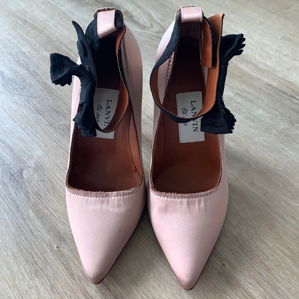Lanvin  ankle strap pumps